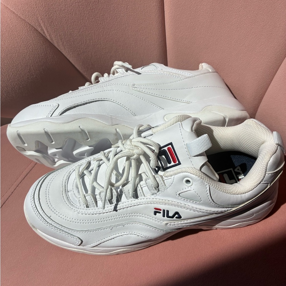 FILA NWOT white sneakers size 11